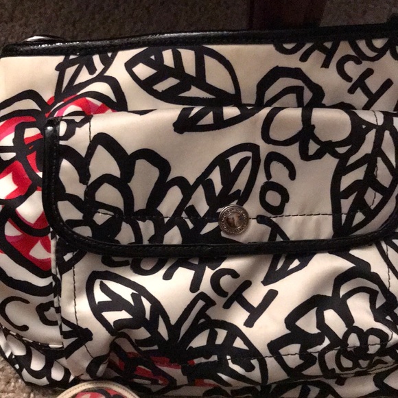 Ladies coach purse and shoes worn but nice - Picture 2 of 4